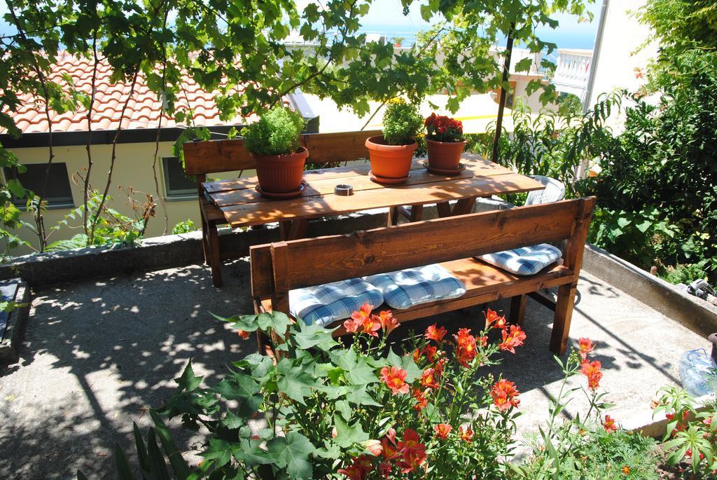 Sun Apartments Улцинь Екстер'єр фото