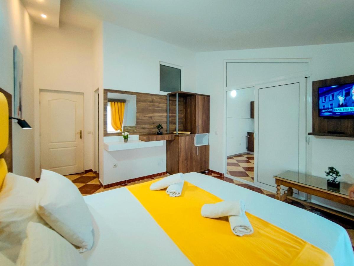 Sun Apartments Улцинь Екстер'єр фото