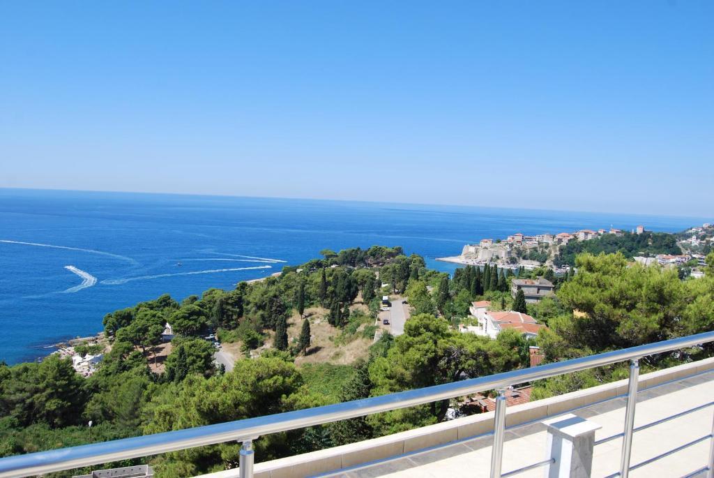 Sun Apartments Улцинь Екстер'єр фото